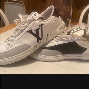 Louis Vuitton authentic men’s sneakers in size 10, white, very good condition.